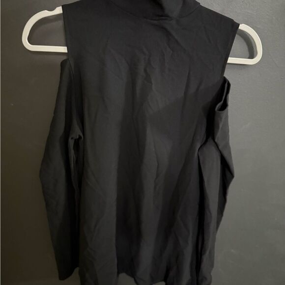 Boston Proper Black Long Sleeve Cold Shoulder Turtleneck Top M - Picture 4 of 9